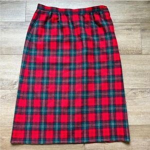 Vintage Pendleton Pencil Skirt Red and Green Plaid 1982 Size 14 100% Wool